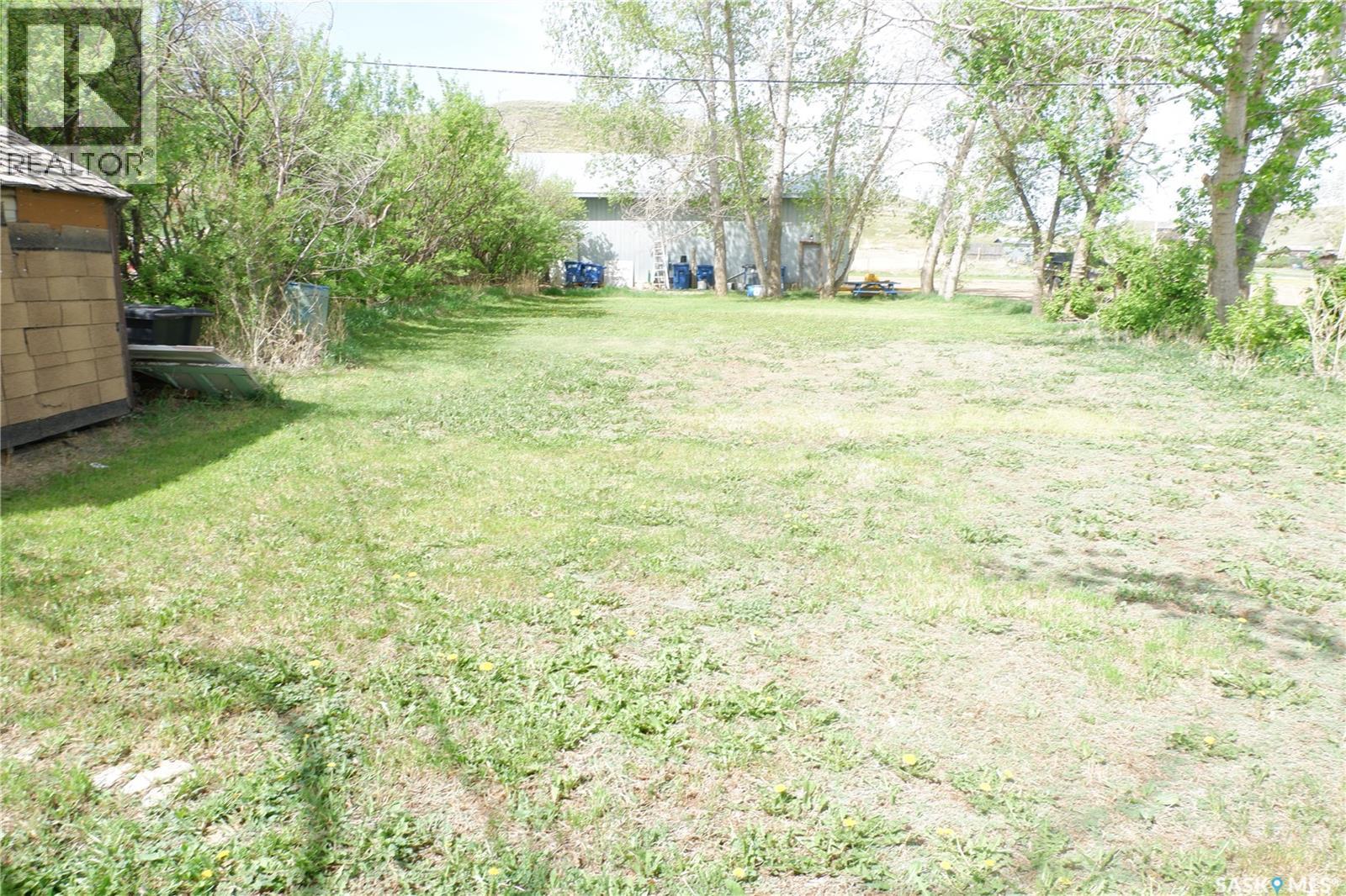 11 B Avenue Property Photo 3