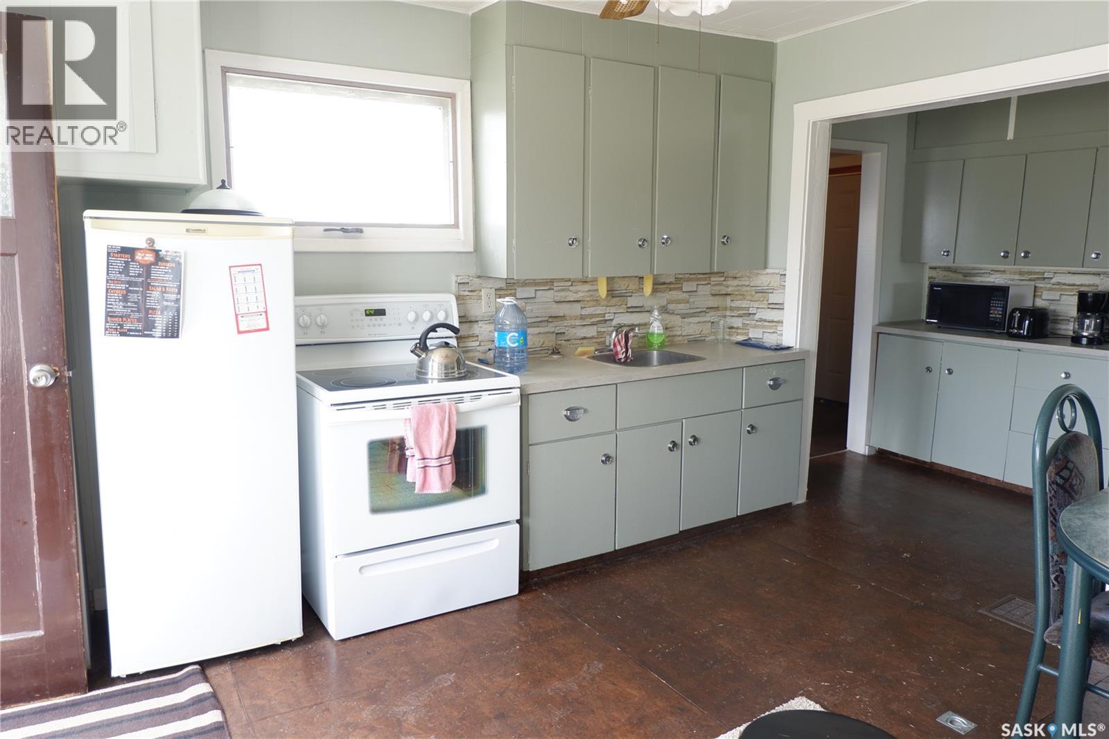 11 B Avenue Property Photo 4