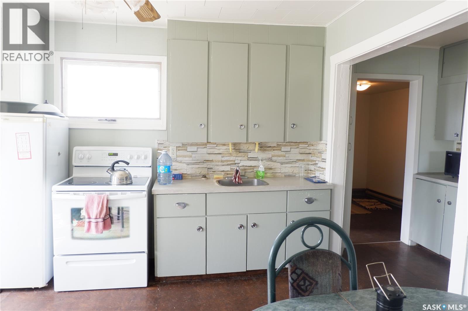 11 B Avenue Property Photo 8