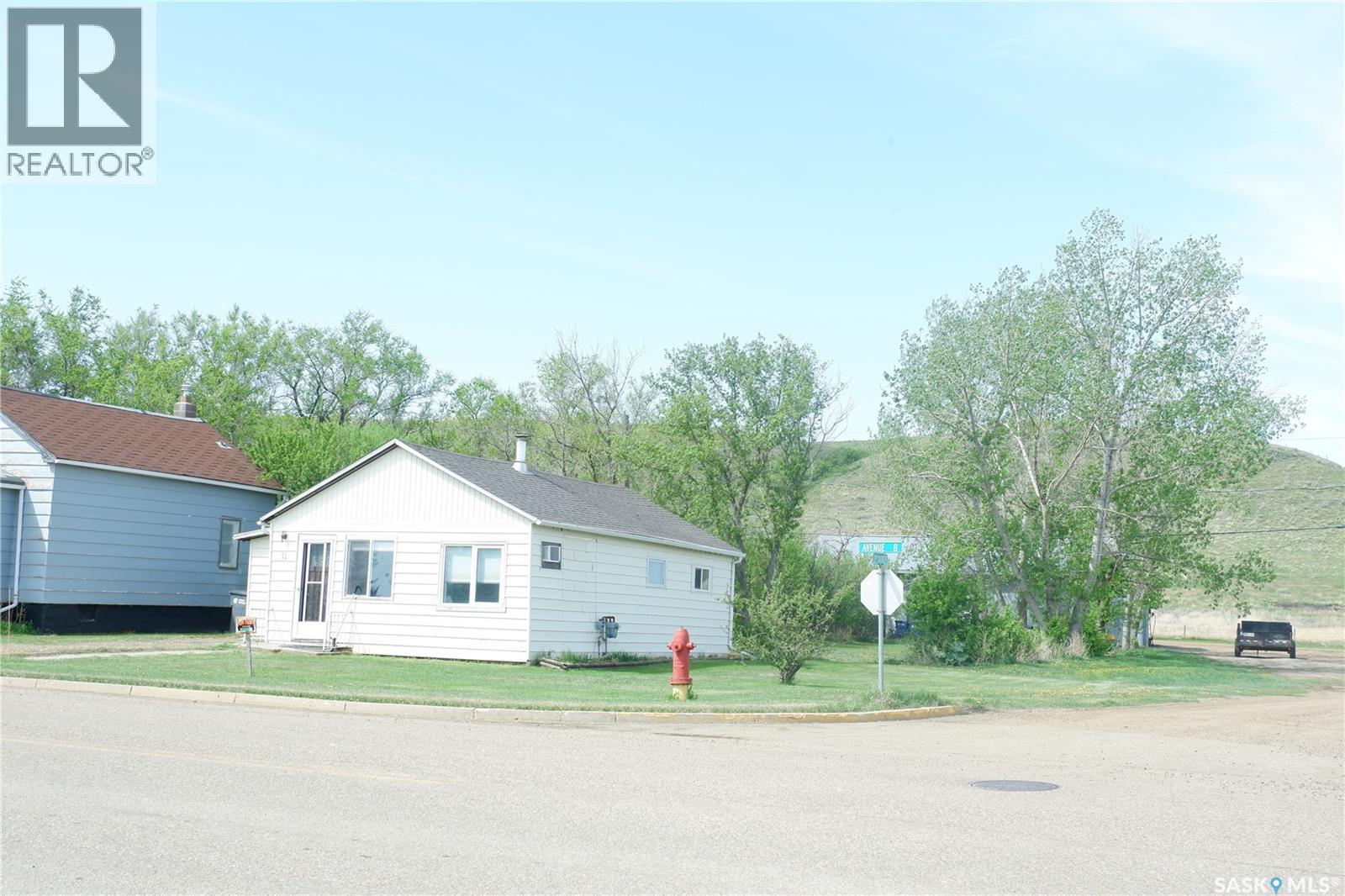 11 B Avenue Property Photo 27