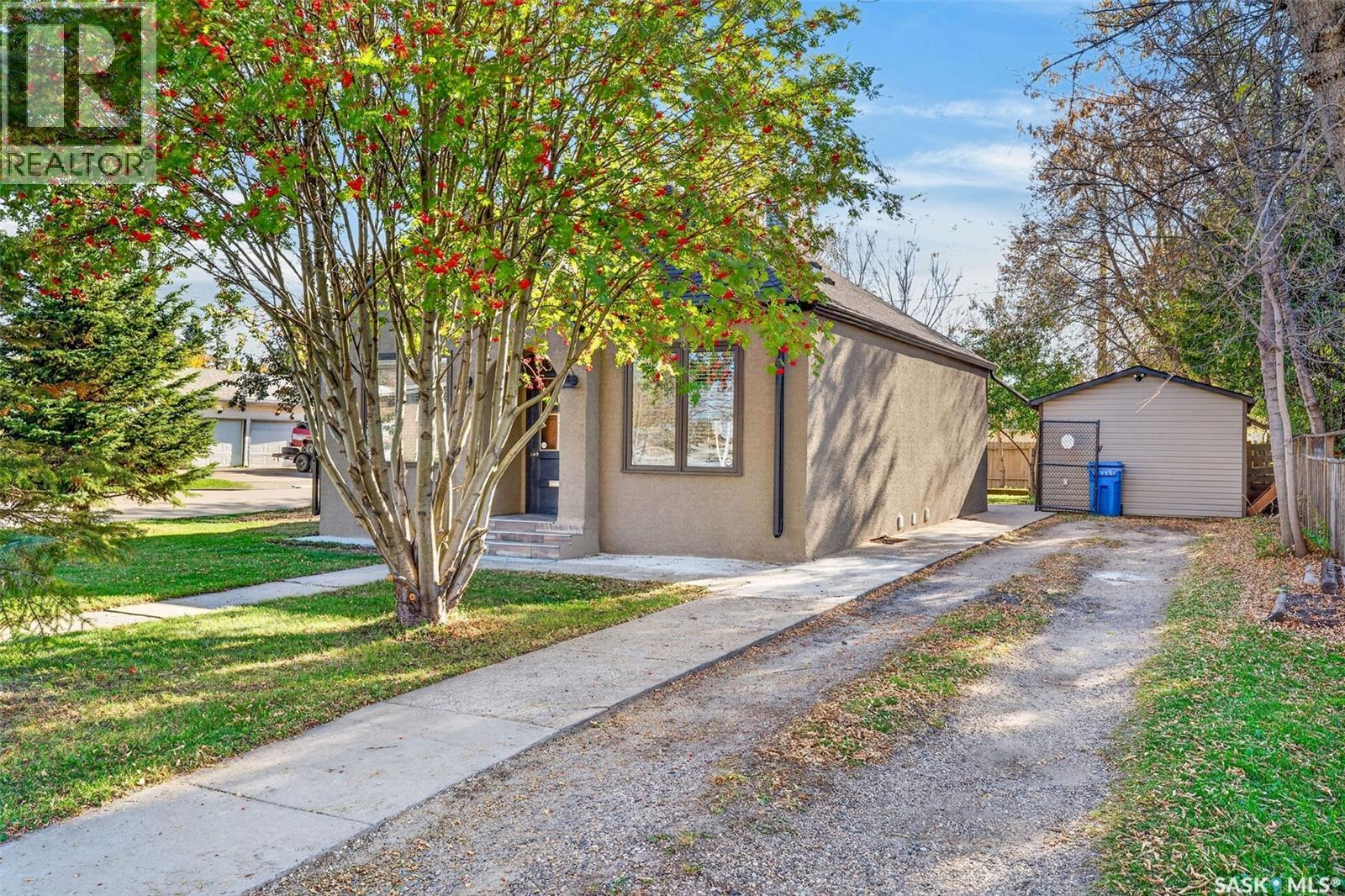 347 8th Street E Property Photo 2