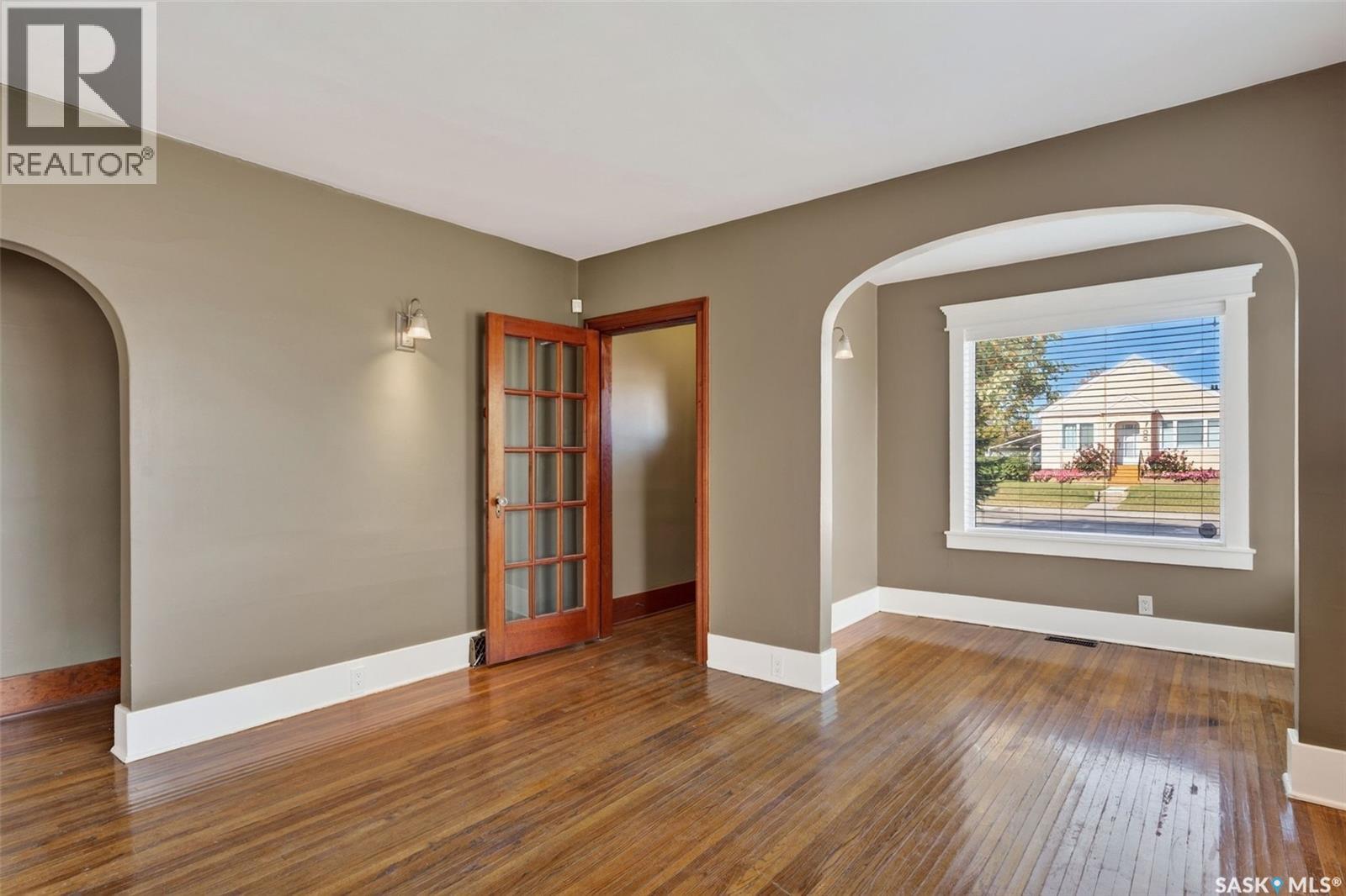 347 8th Street E Property Photo 6