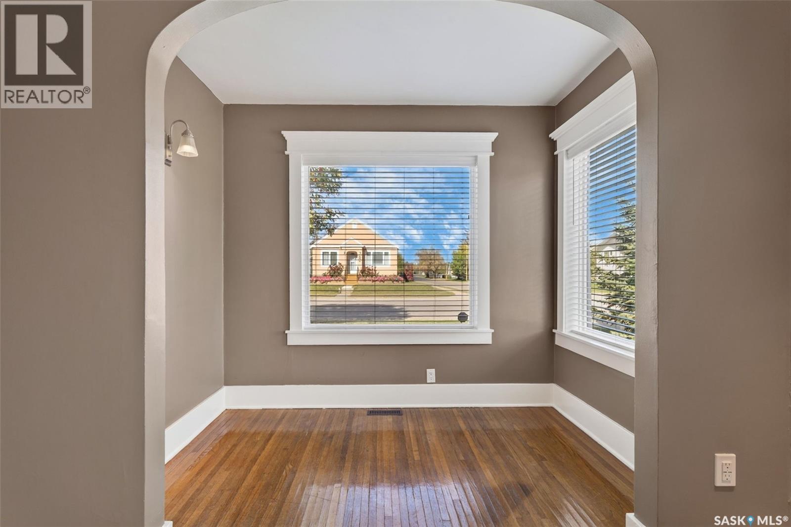 347 8th Street E Property Photo 7