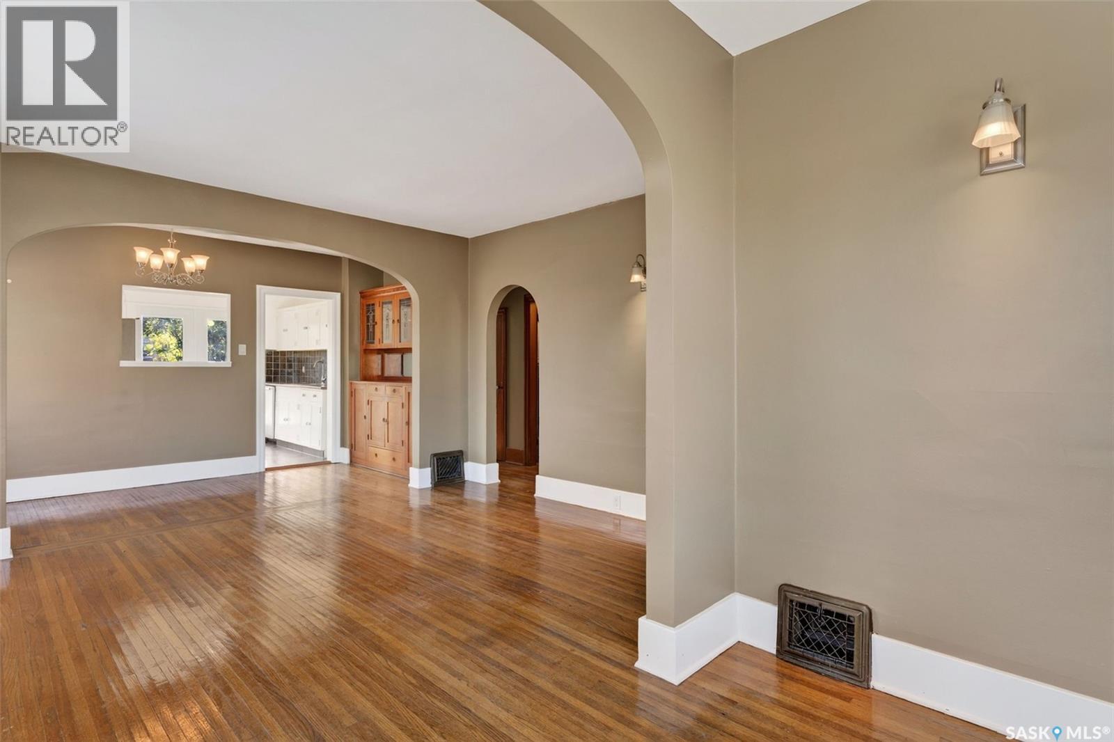 347 8th Street E Property Photo 9