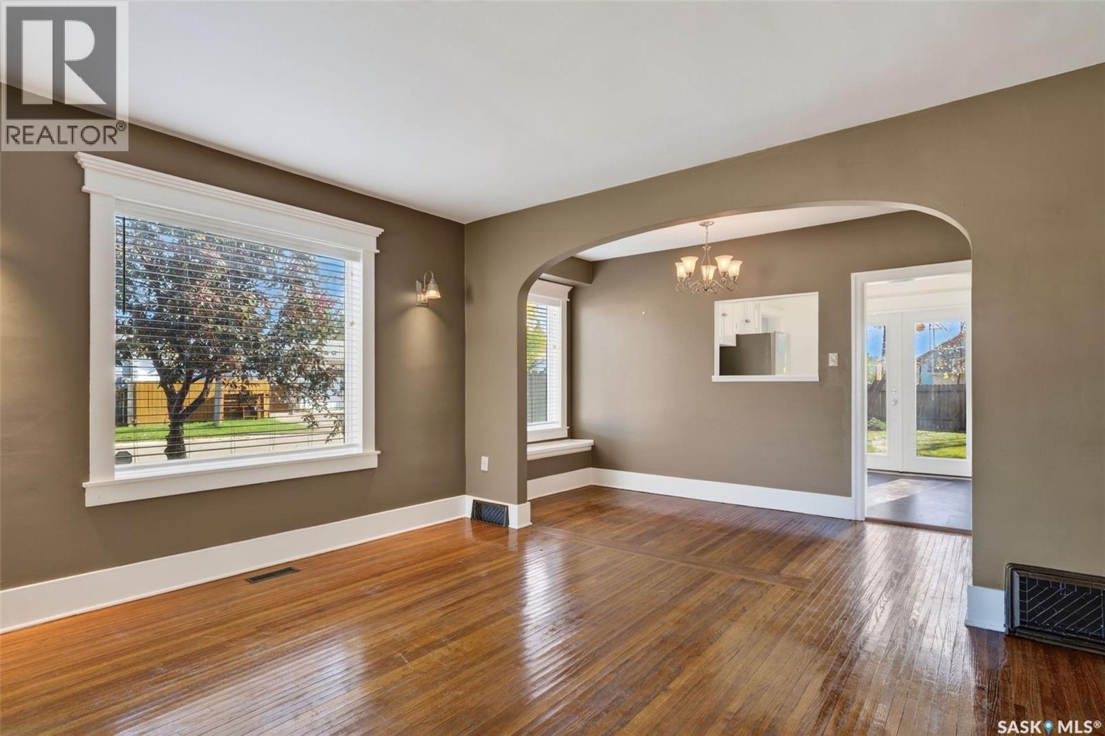 347 8th Street E Property Photo 10