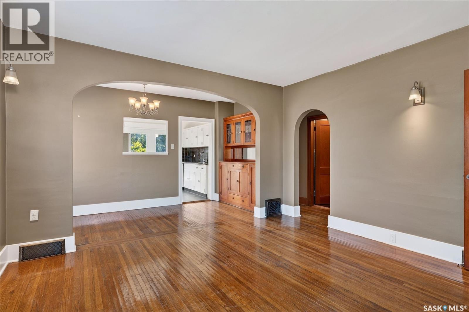 347 8th Street E Property Photo 11