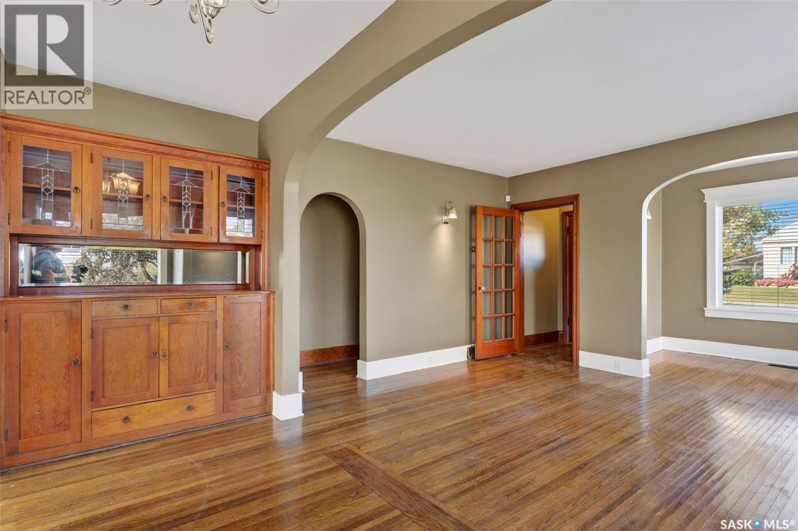 347 8th Street E Property Photo 13
