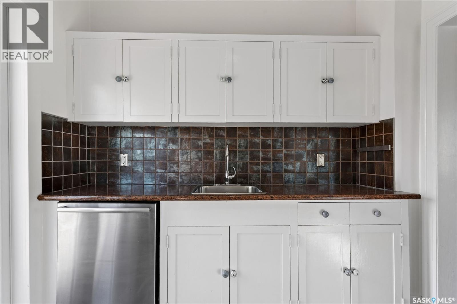 347 8th Street E Property Photo 16