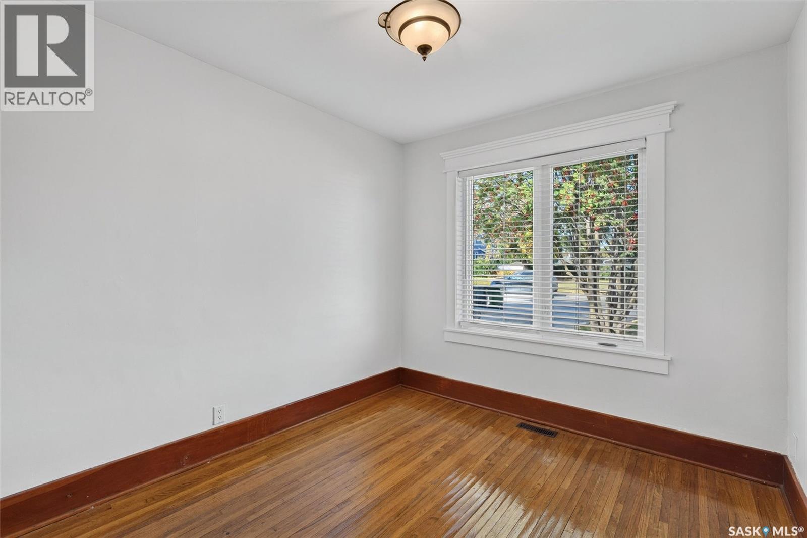 347 8th Street E Property Photo 19