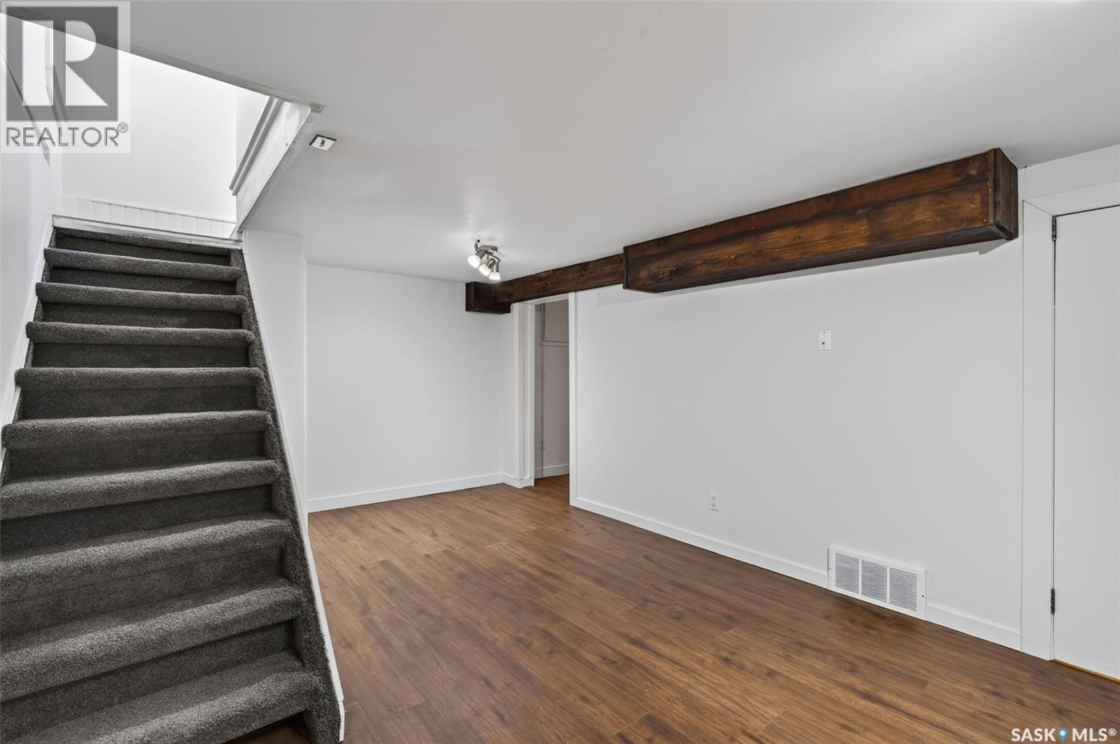 347 8th Street E Property Photo 27