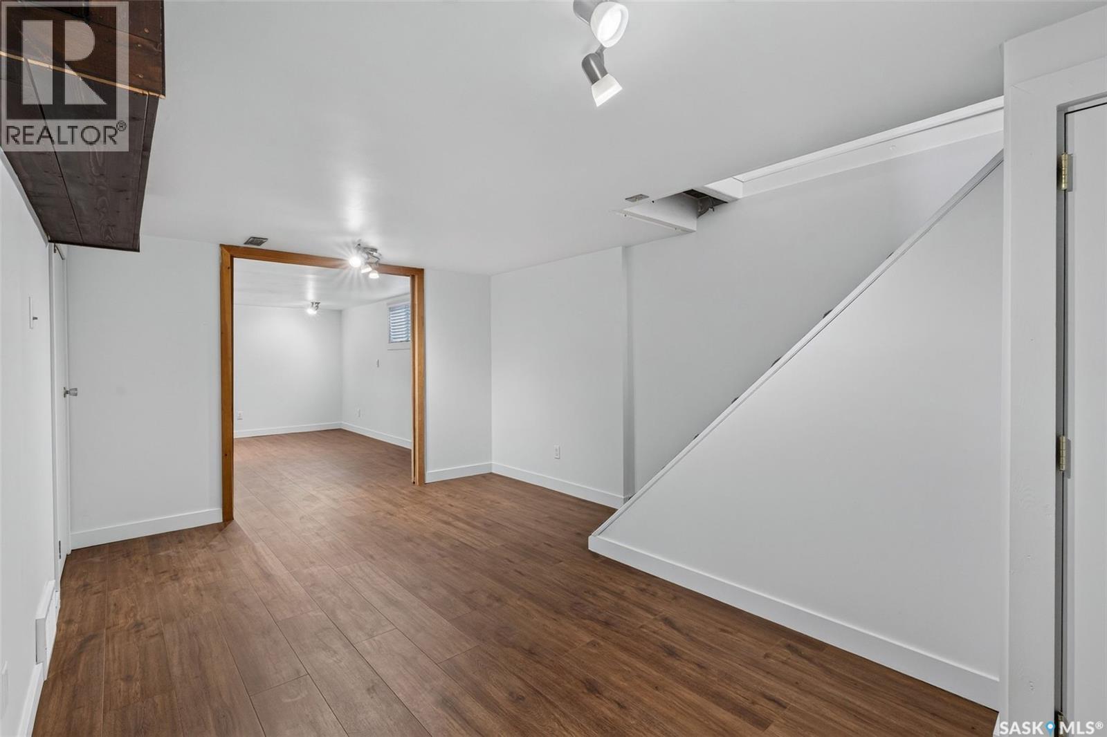 347 8th Street E Property Photo 28