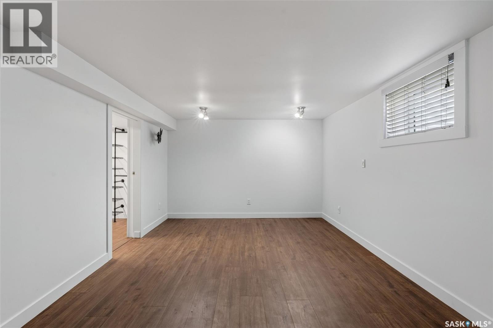 347 8th Street E Property Photo 30