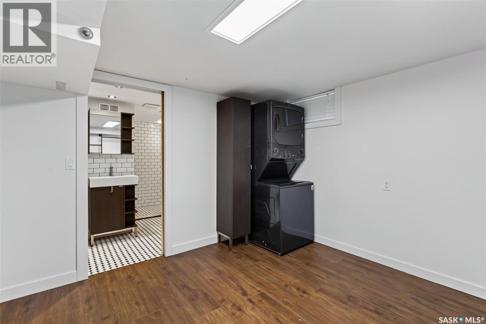 347 8th Street E Property Photo 33