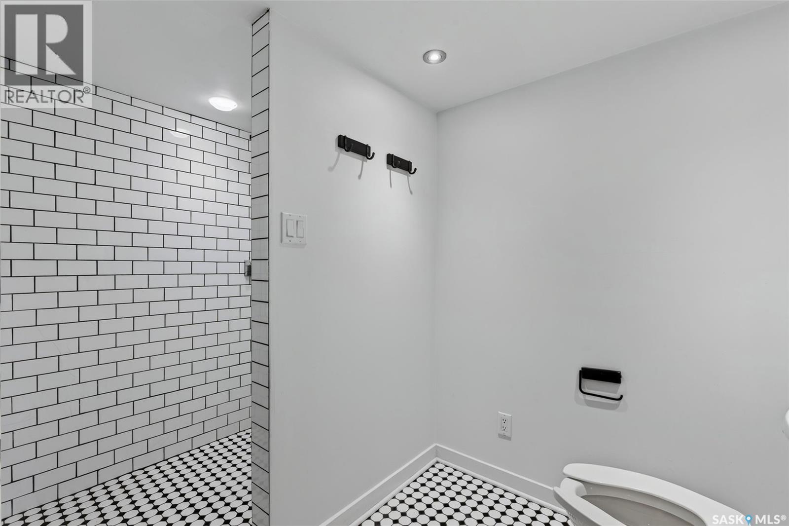 347 8th Street E Property Photo 35