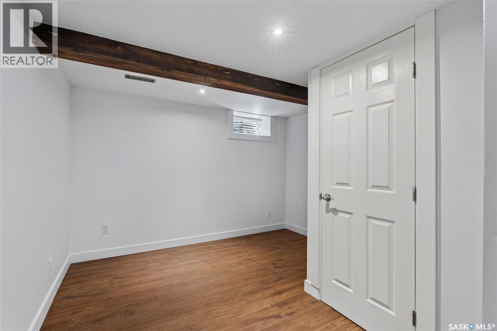 347 8th Street E Property Photo 39