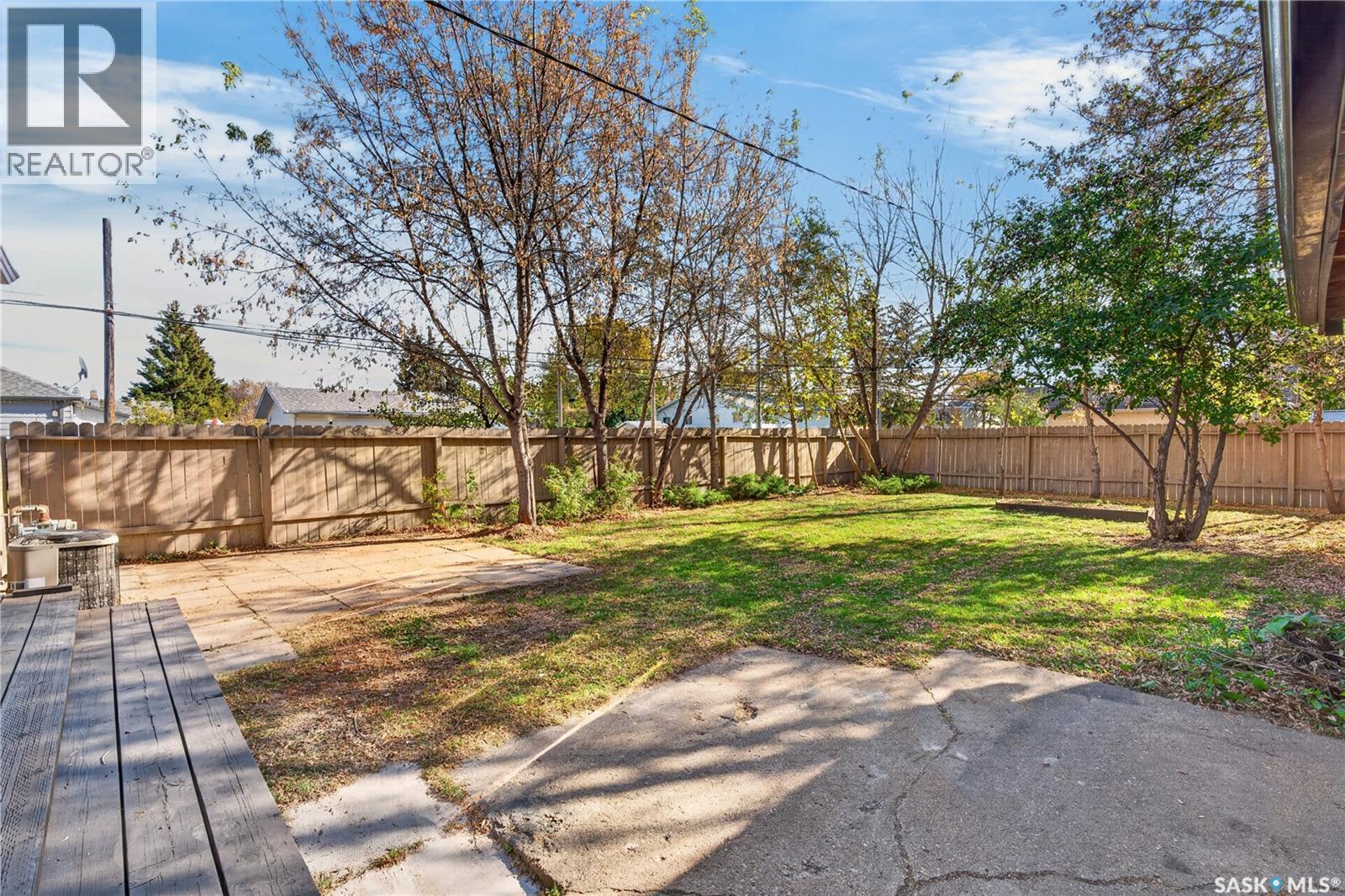 347 8th Street E Property Photo 43