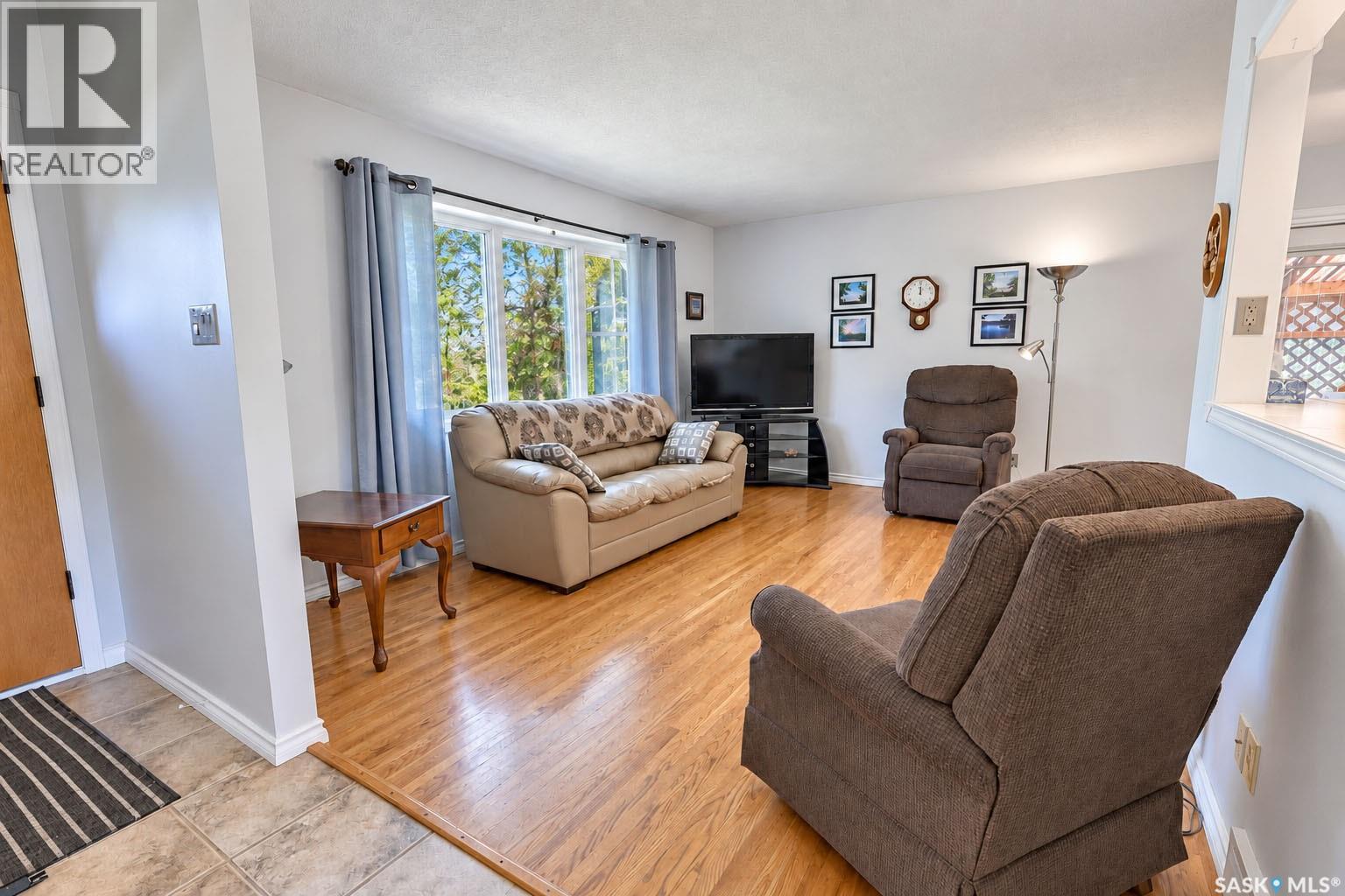 2338 Mcdonald Avenue Property Photo 5
