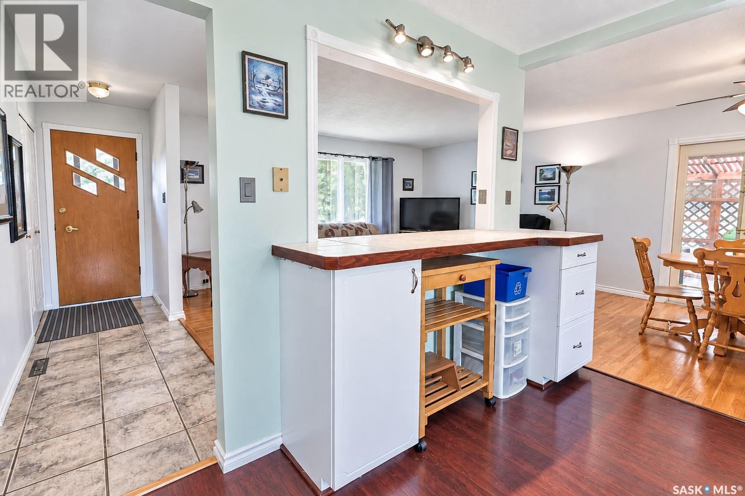 2338 Mcdonald Avenue Property Photo 6