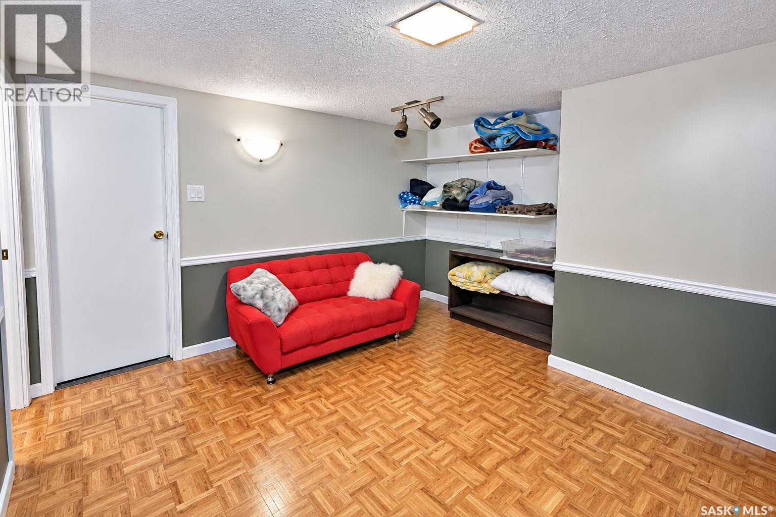 2338 Mcdonald Avenue Property Photo 15