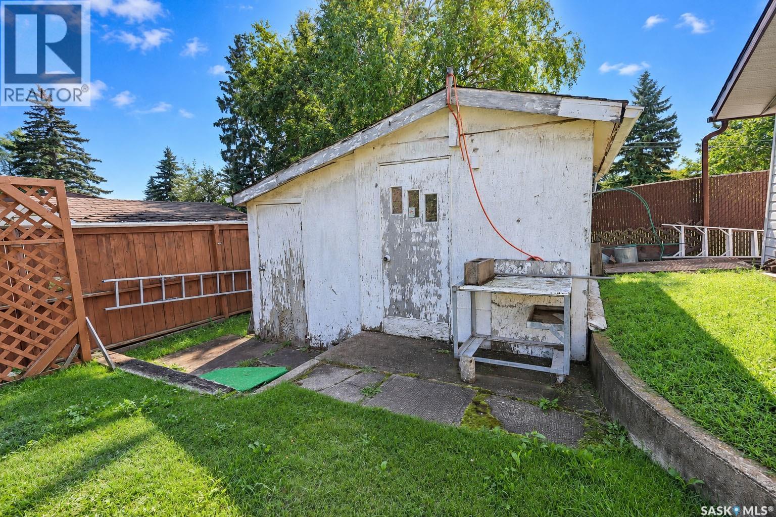 2338 Mcdonald Avenue Property Photo 30