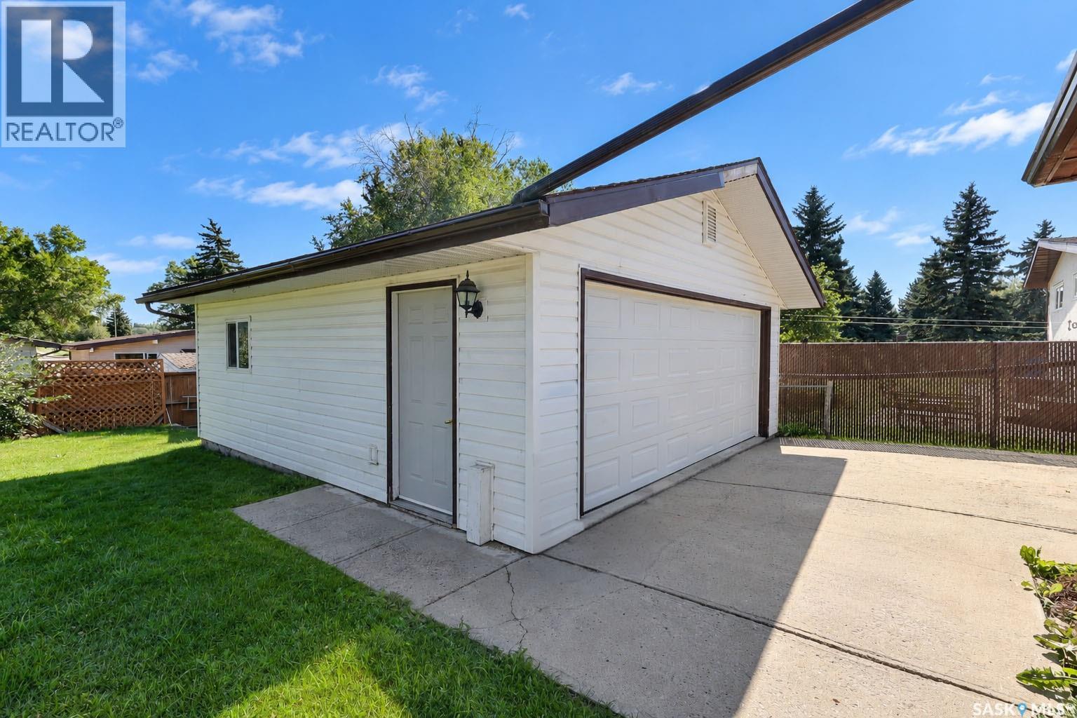 2338 Mcdonald Avenue Property Photo 34