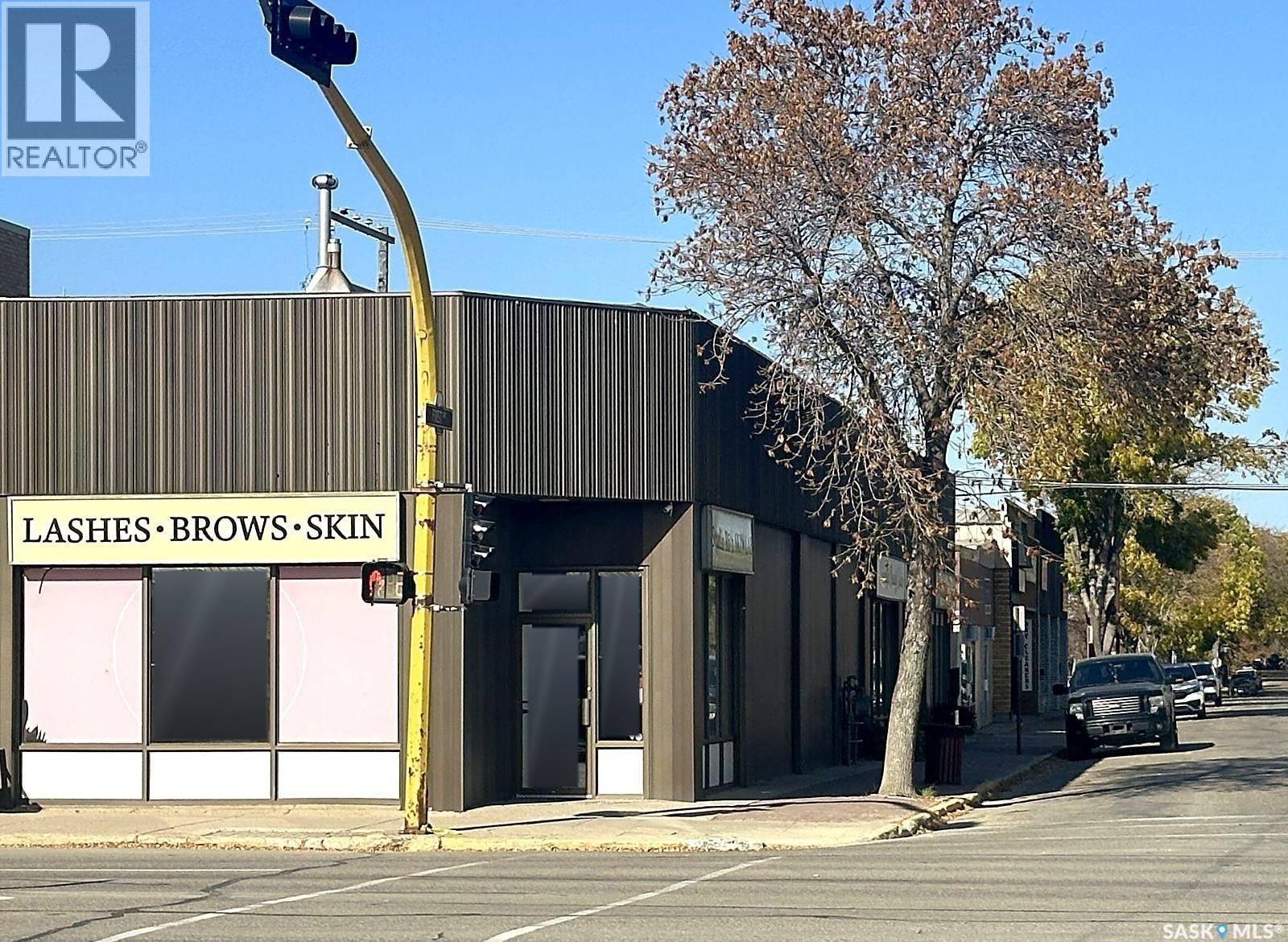 1 Broadway Street W Property Photo 1