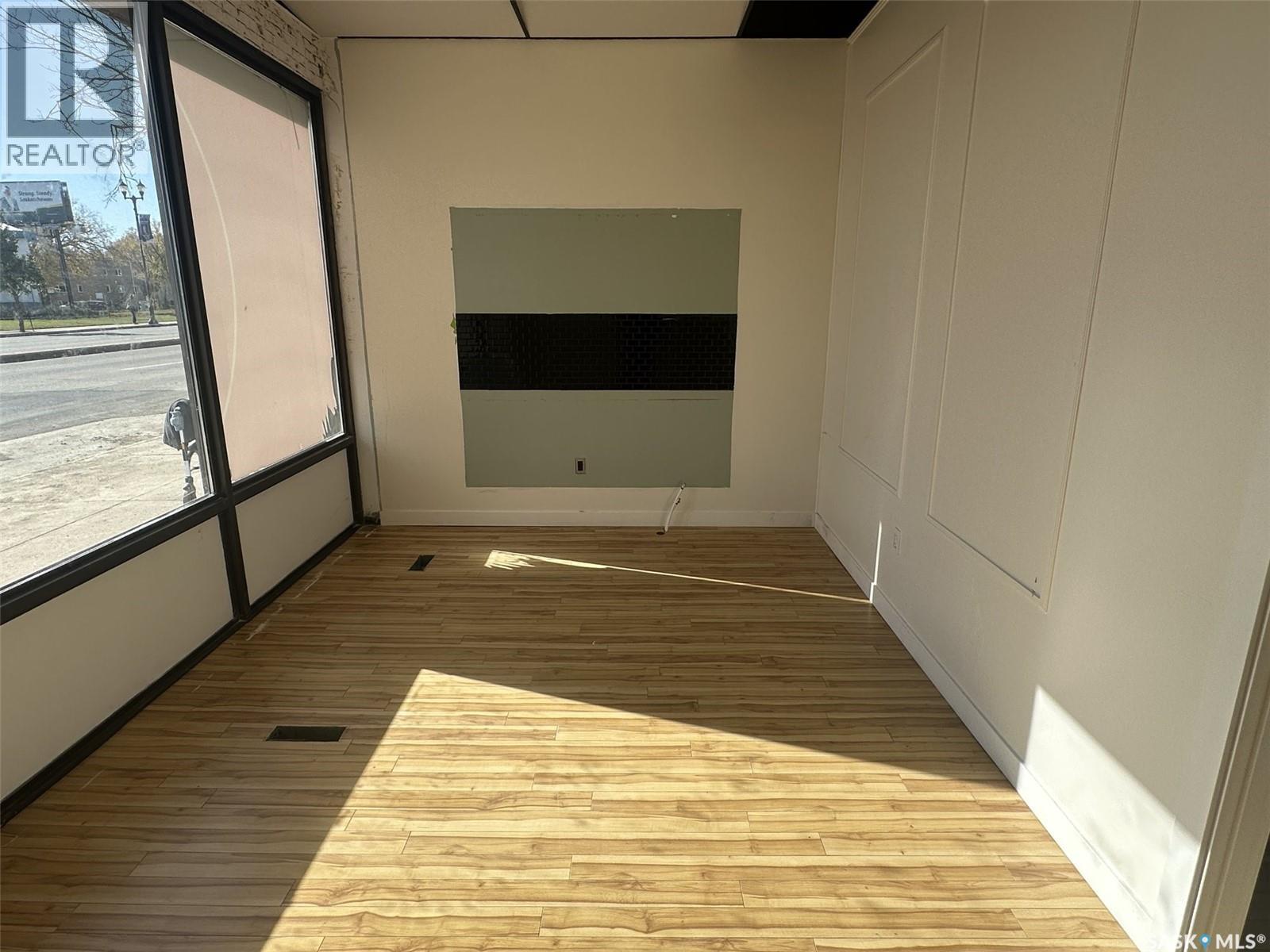 1 Broadway Street W Property Photo 6