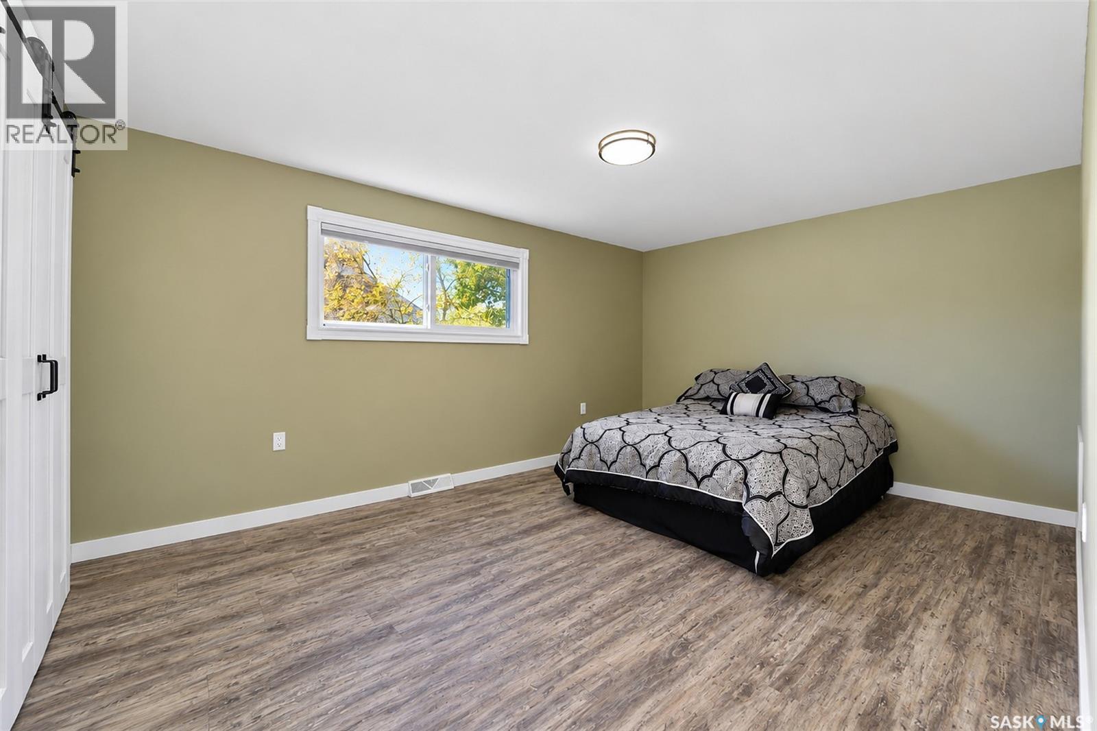 123 2nd Avenue E Property Photo 26