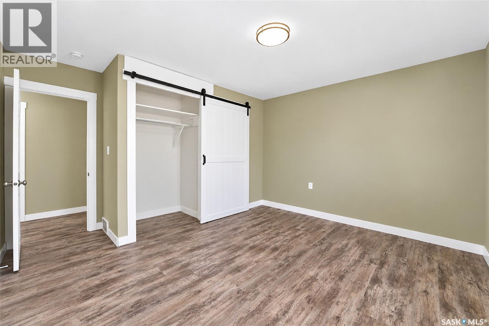 123 2nd Avenue E Property Photo 32