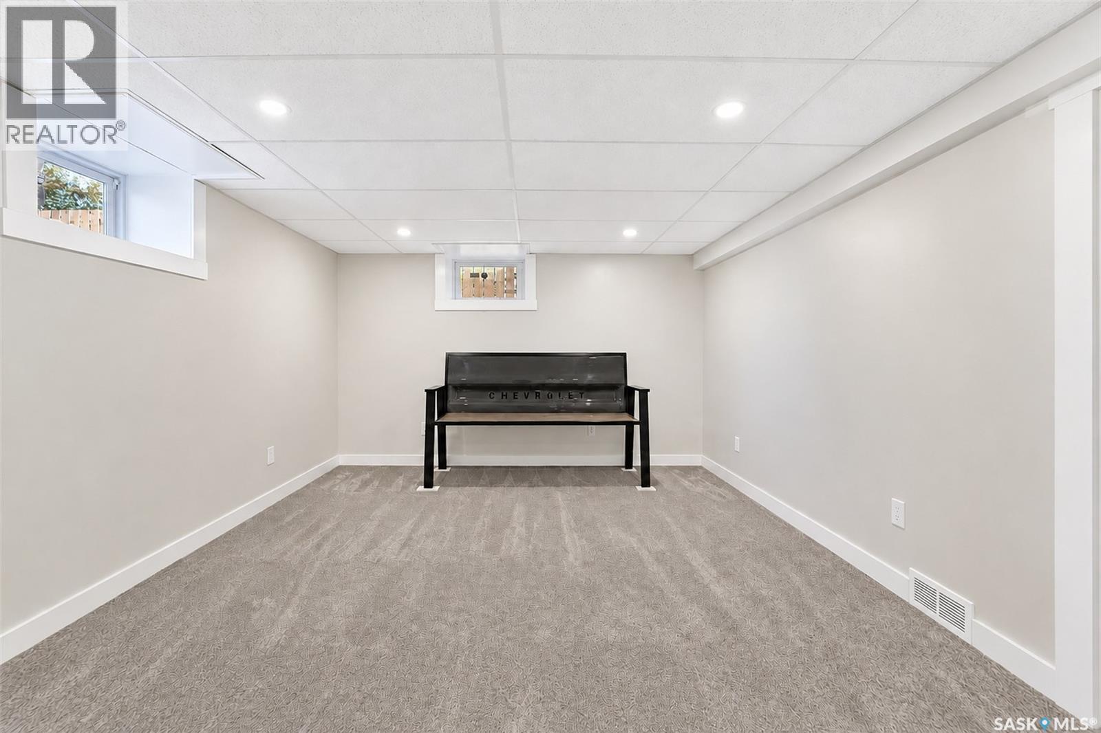 123 2nd Avenue E Property Photo 36