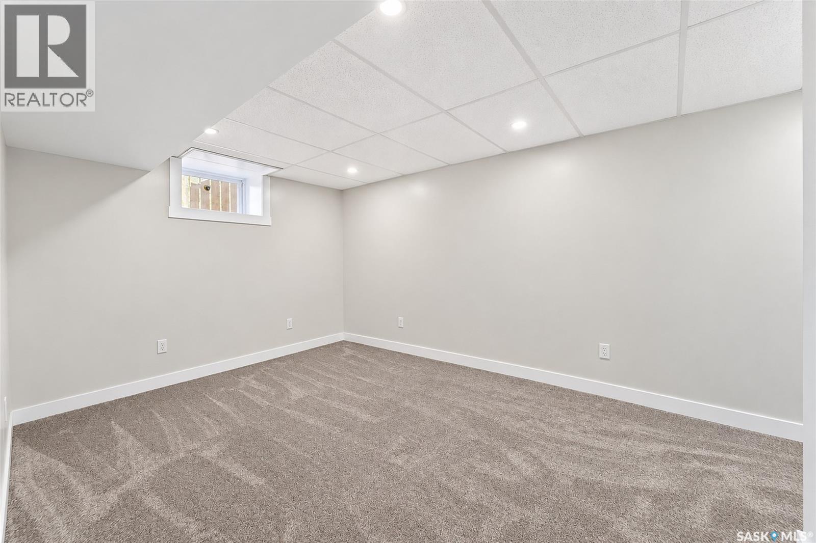 123 2nd Avenue E Property Photo 38
