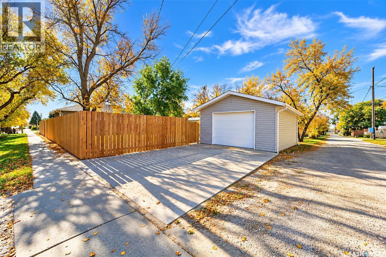 123 2nd Avenue E Property Photo 57
