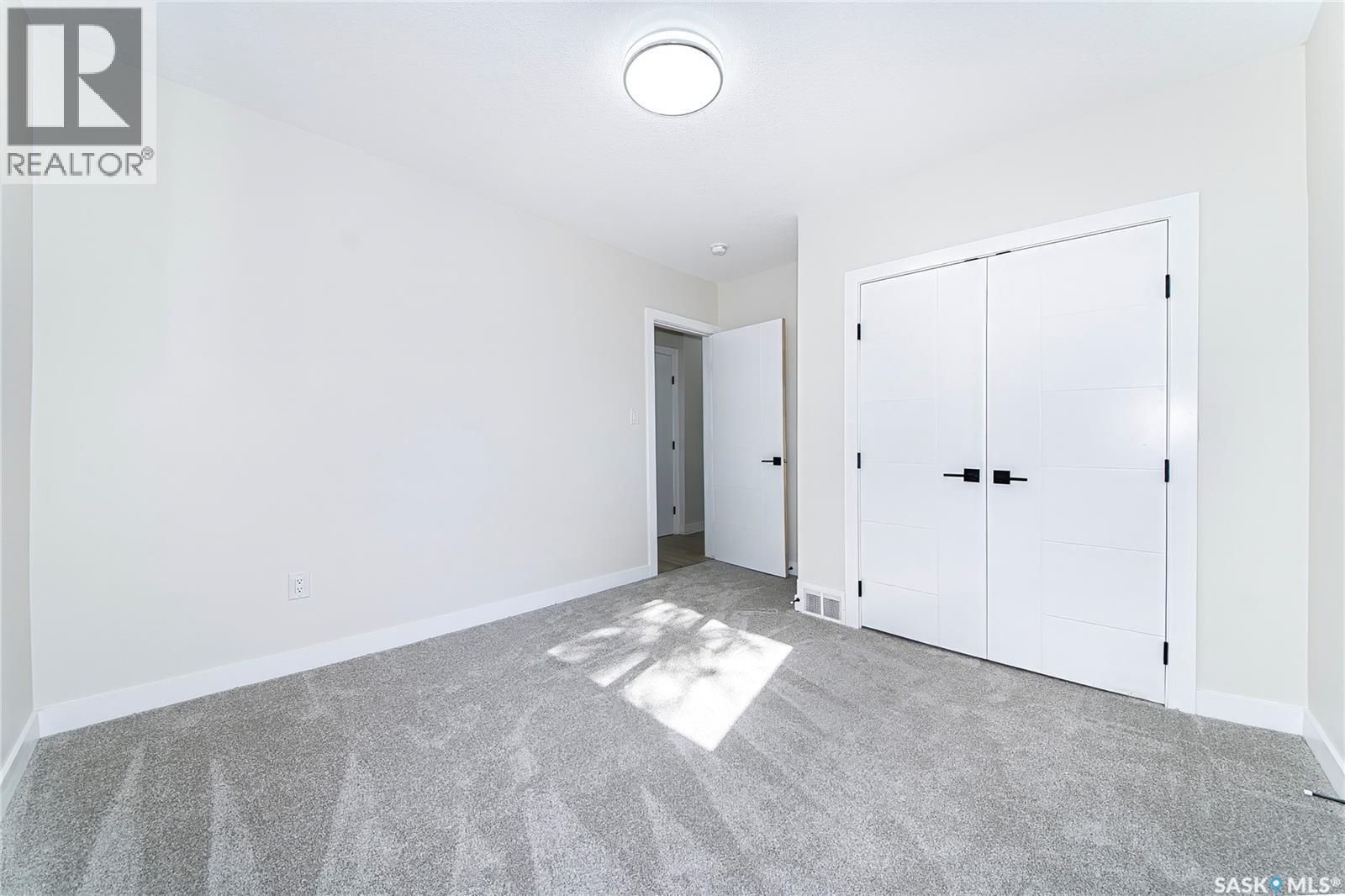 451 R Avenue S Property Photo 17