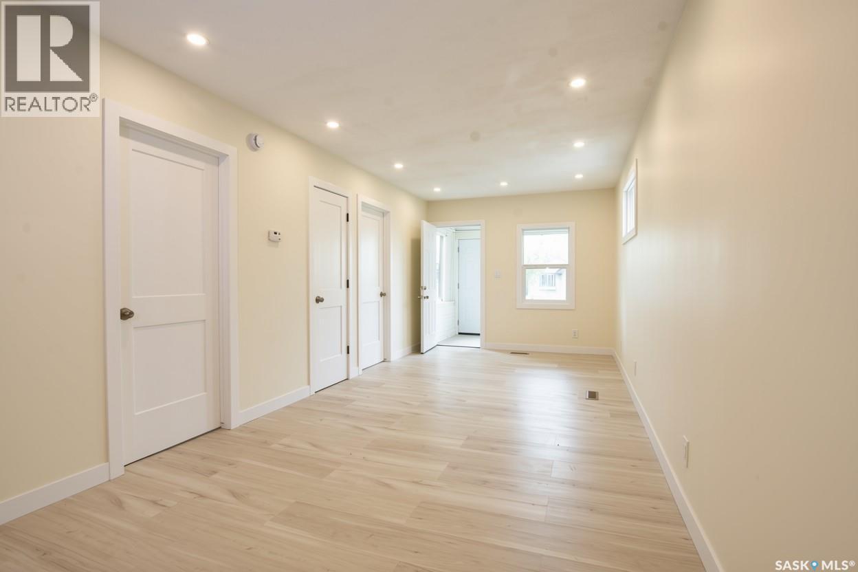 815 Elphinstone Street Property Photo 6