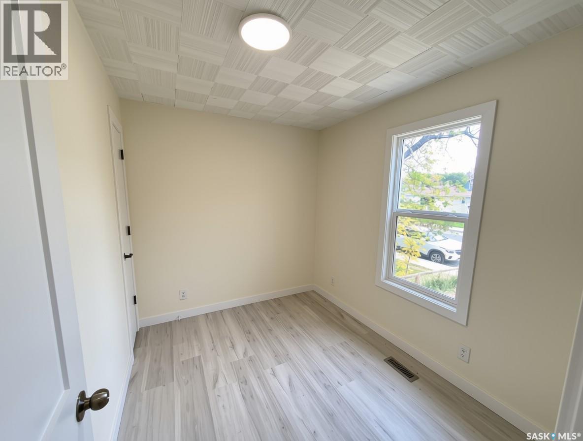 815 Elphinstone Street Property Photo 7