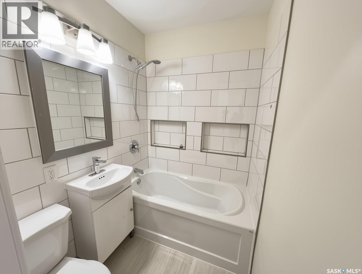815 Elphinstone Street Property Photo 8
