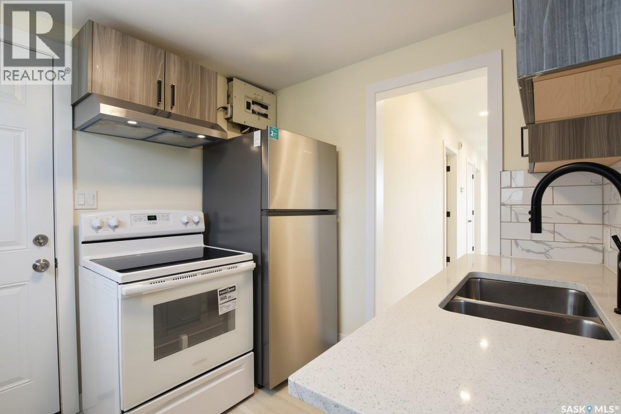 815 Elphinstone Street Property Photo 10