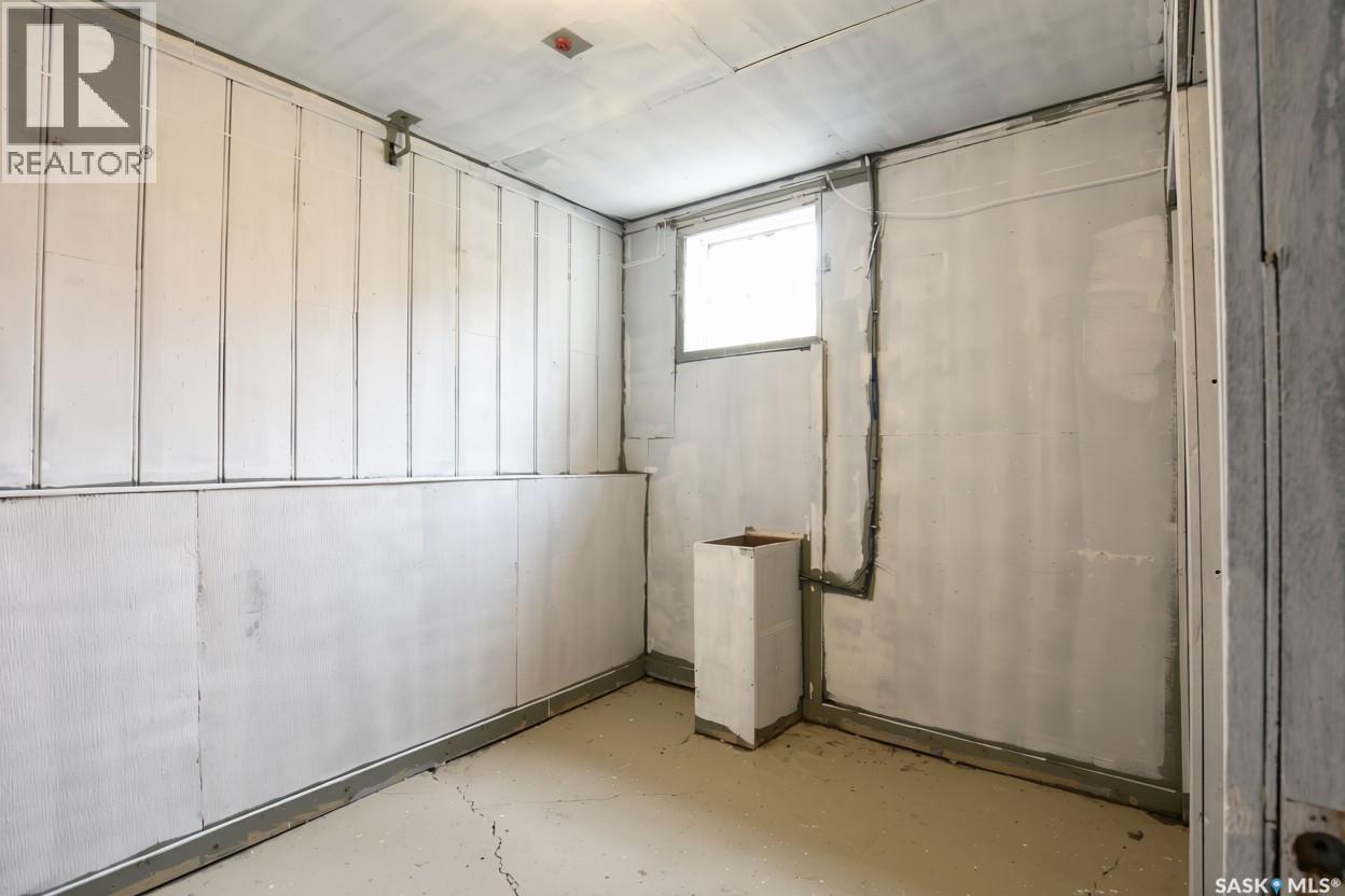 815 Elphinstone Street Property Photo 12
