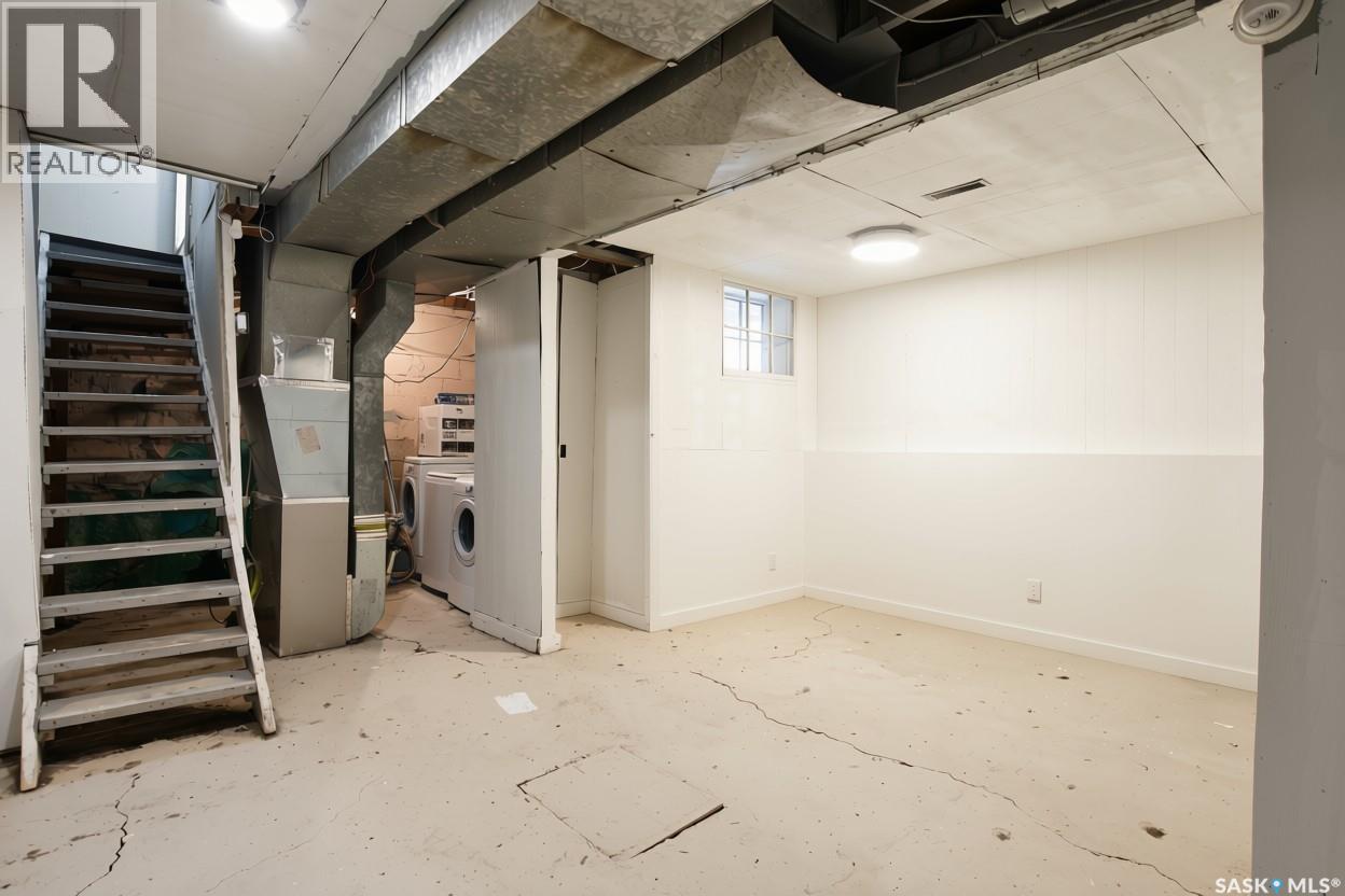 815 Elphinstone Street Property Photo 15