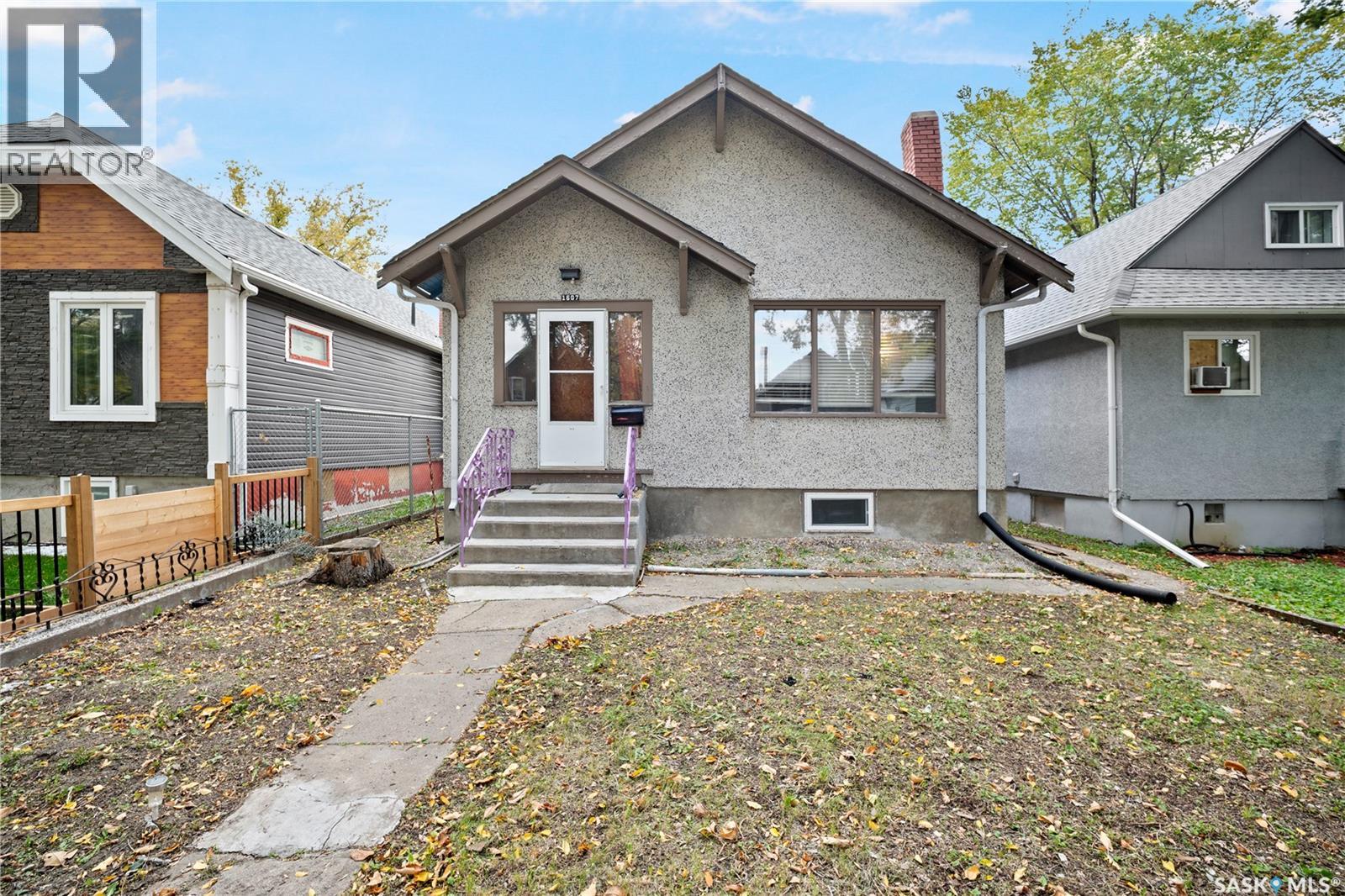 1607 Athol STREET Property Photo 1