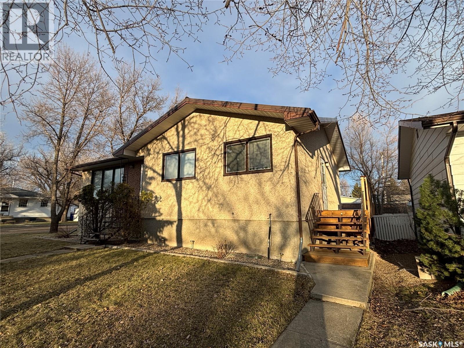 202 Herbert Street Property Photo 4