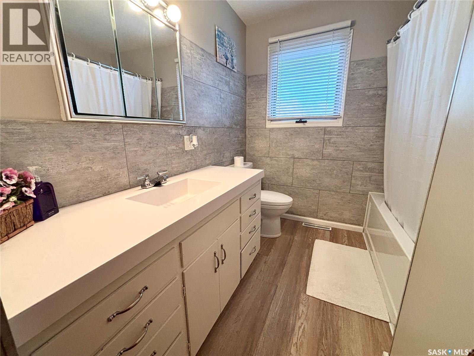 202 Herbert Street Property Photo 29