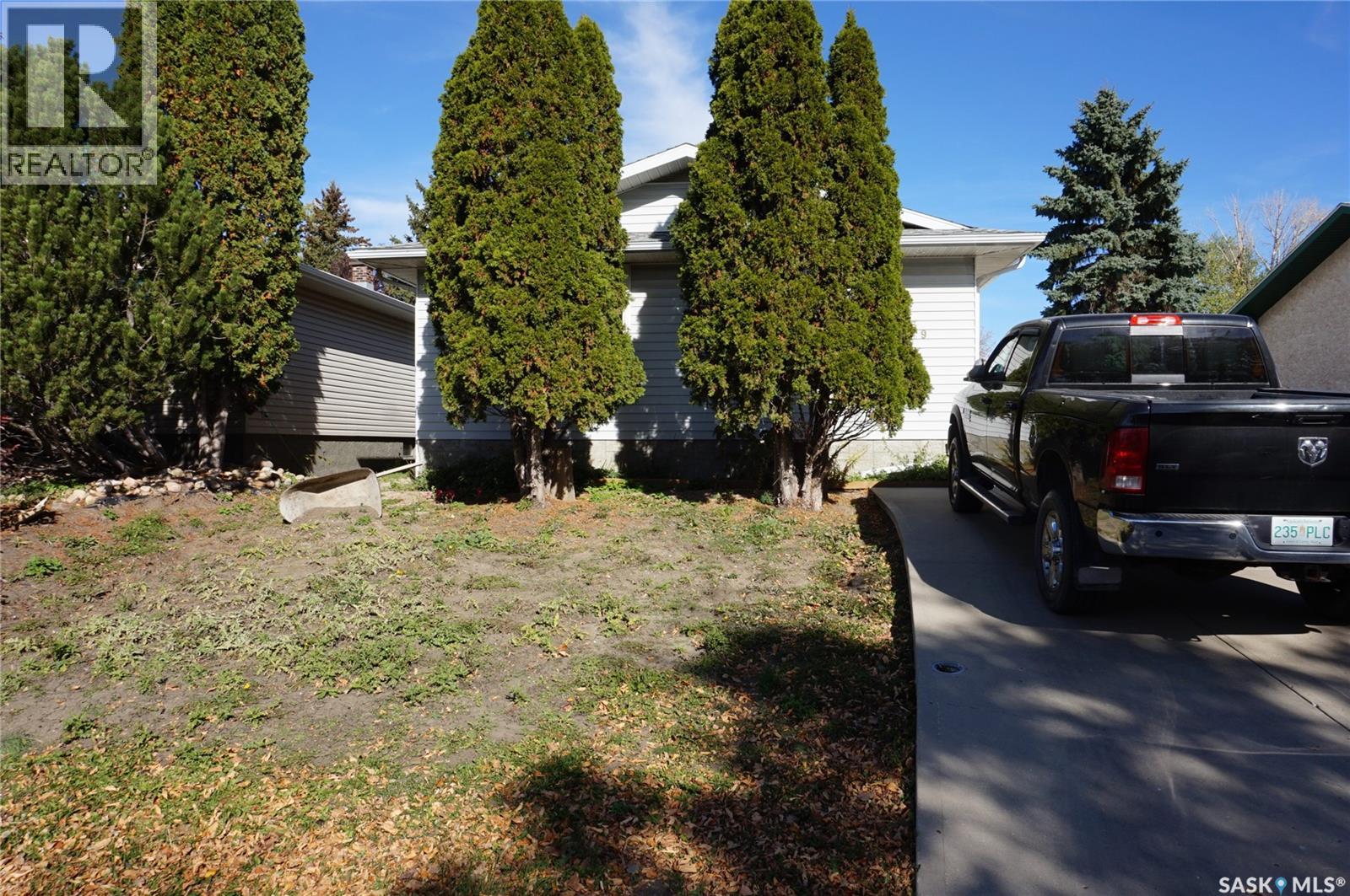 139 Trifunov Crescent Property Photo 1