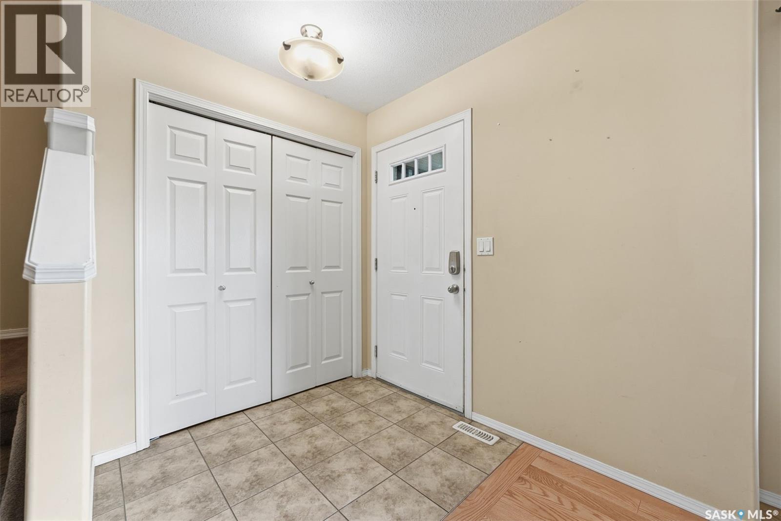 110 East Hampton Boulevard Property Photo 3
