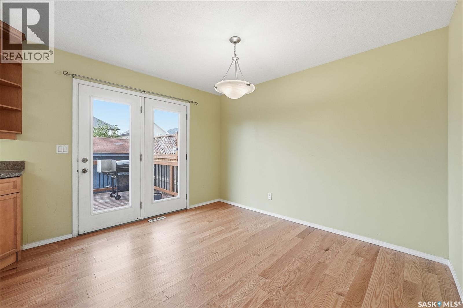 110 East Hampton Boulevard Property Photo 6