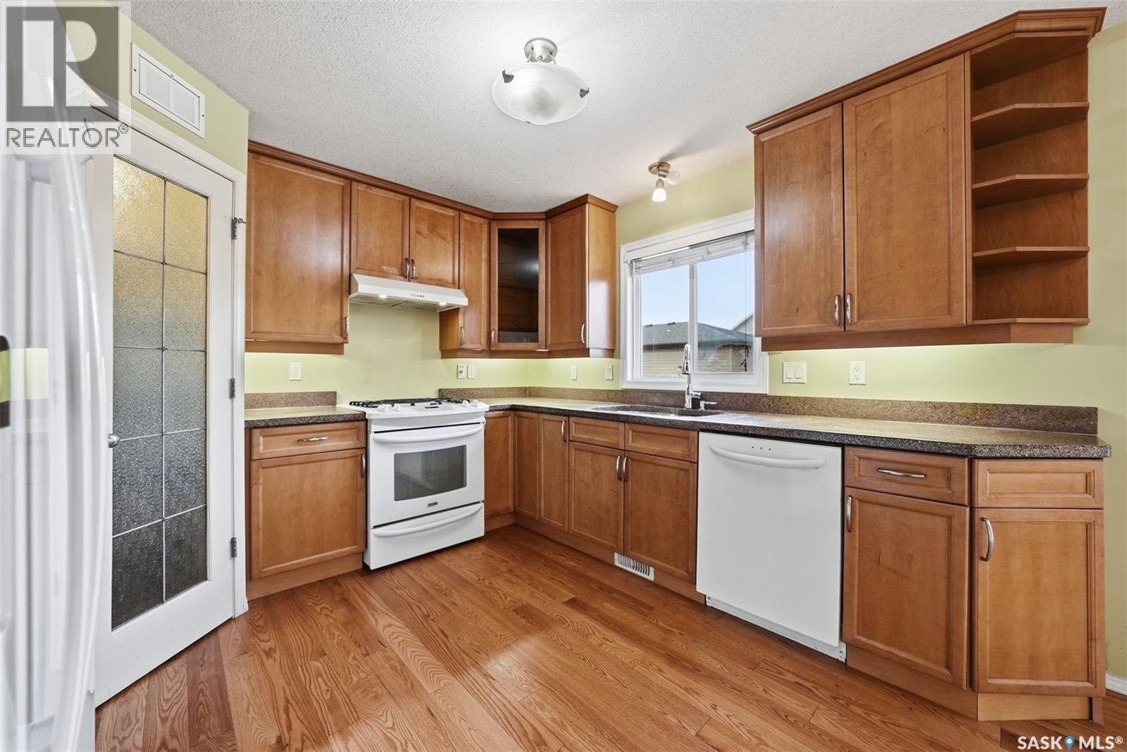 110 East Hampton Boulevard Property Photo 8
