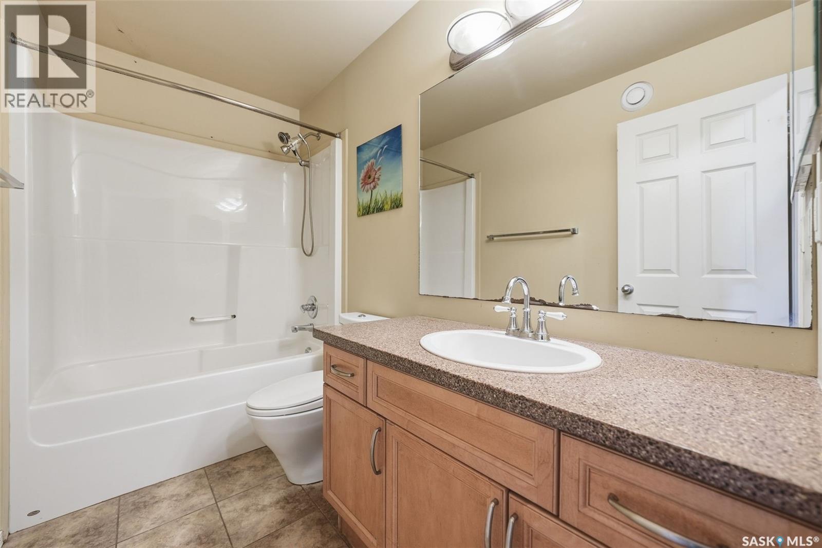 110 East Hampton Boulevard Property Photo 14