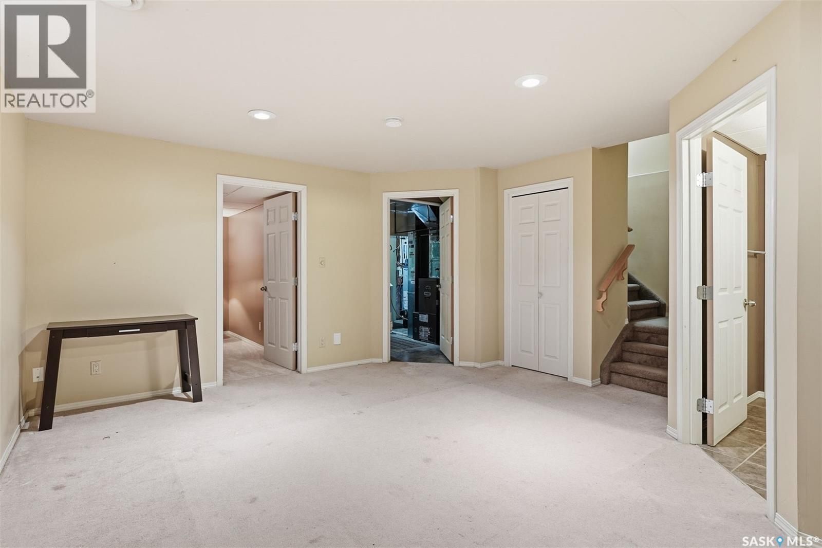 110 East Hampton Boulevard Property Photo 19
