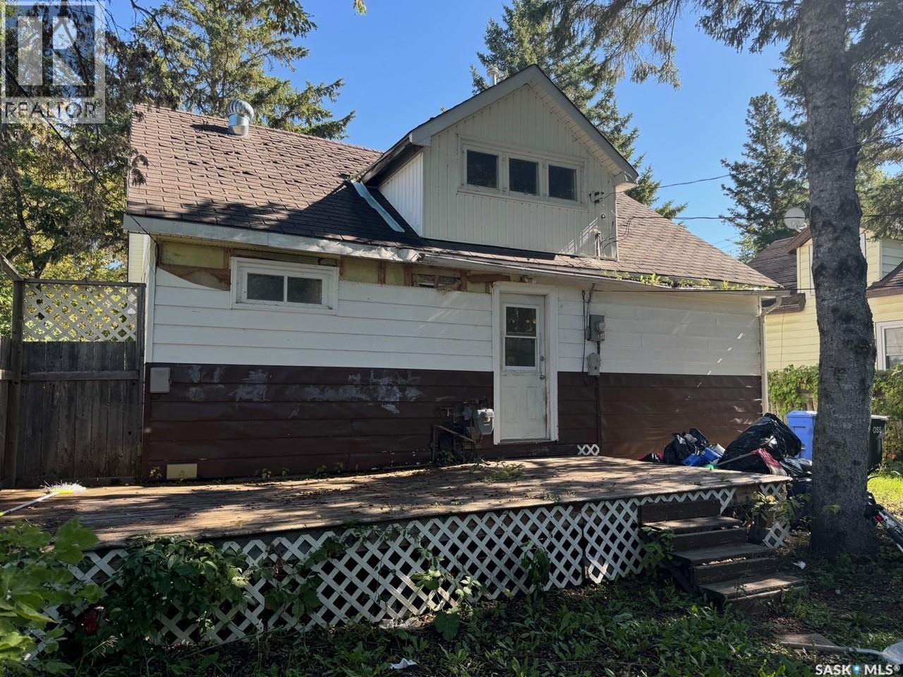 123 Windsor Avenue N Property Photo 2