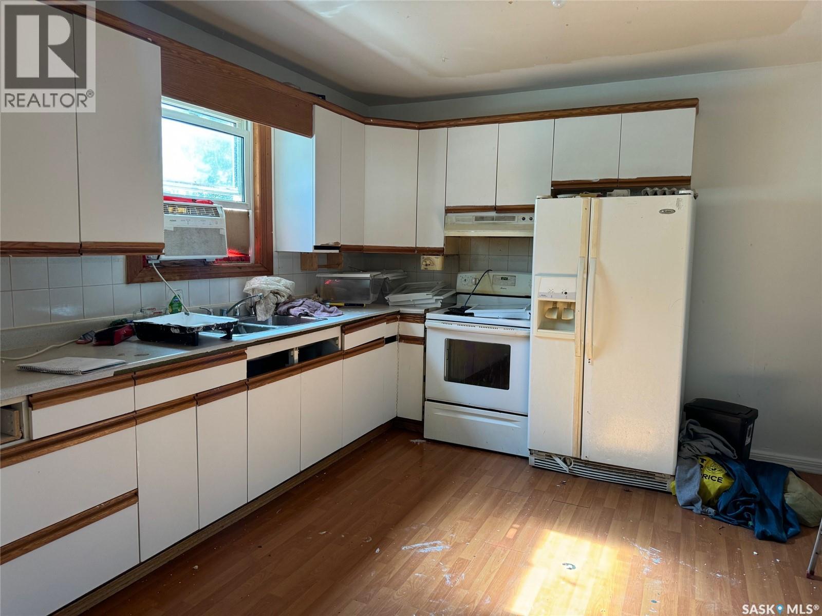 123 Windsor Avenue N Property Photo 4